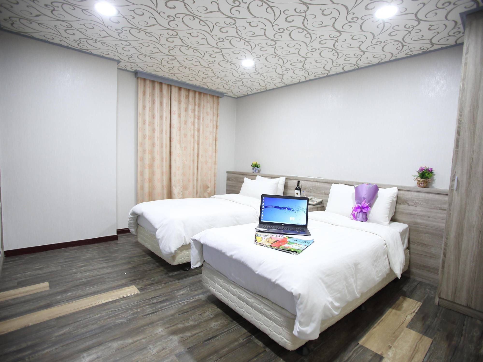 心園生活旅店 Xin Yuan Hotel Hsinchu City Exterior photo